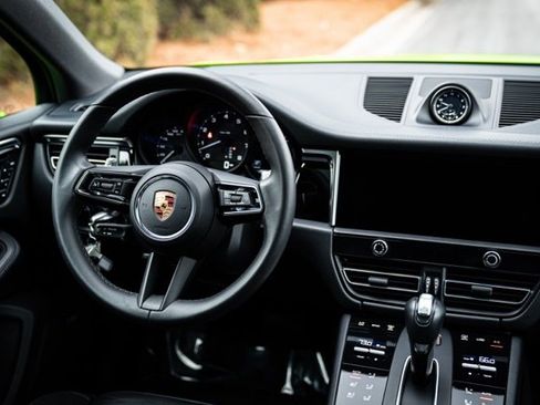 Used 2022 Porsche Macan S w/ Premium Package Plus image 36