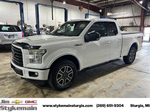 Used 2015 Ford F150 XLT w/ Equipment Group 302A Luxury AWD/4WD image 11