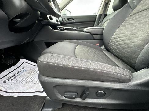 Certified 2024 Nissan Pathfinder SV image 12