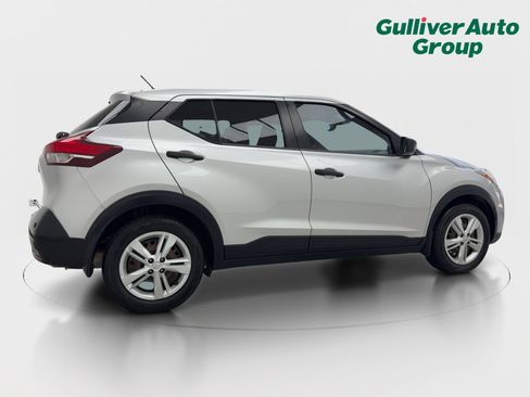 Used 2020 Nissan Kicks S FWD image 9