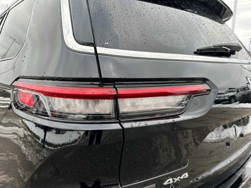 Certified 2023 Jeep Grand Cherokee L Overland w/ Advanced Protech Group III image 25