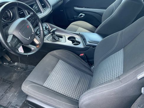Used 2023 Dodge Challenger SXT RWD image 7