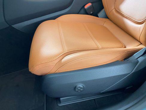 Used 2026 Mercedes-Benz GLC 300 4MATIC image 12