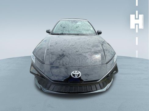 Used 2026 Toyota Camry SE w/ Convenience Package image 3