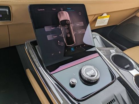 Used 2025 Cadillac Escalade IQ Sport 2 AWD/4WD image 17