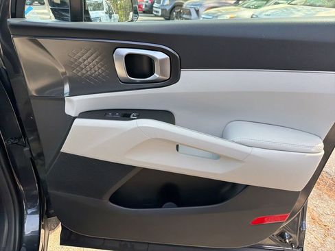 Certified 2025 Kia Sorento EX w/ Panoramic Sunroof Package FWD image 28