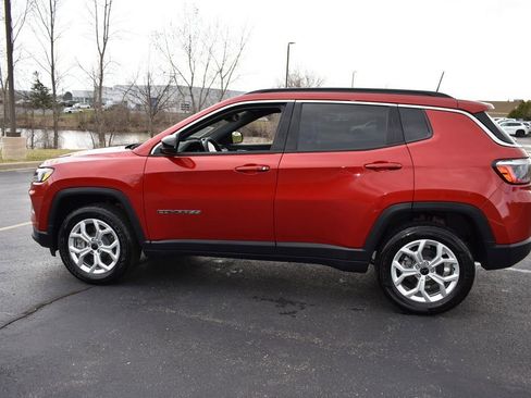 Used 2025 Jeep Compass Latitude image 7