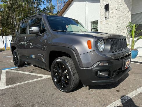 Used 2018 Jeep Renegade Altitude w/ UConnect 8.4 Nav Group image 14