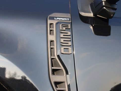 Used 2023 Ford F250 Lariat w/ Sport Appearance Package image 17