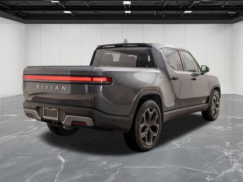 Used 2022 Rivian R1T Adventure image 6