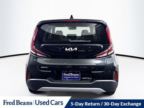 Used 2023 Kia Soul LX FWD image 6