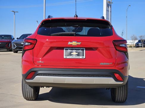 New 2026 Chevrolet Trax LT image 8