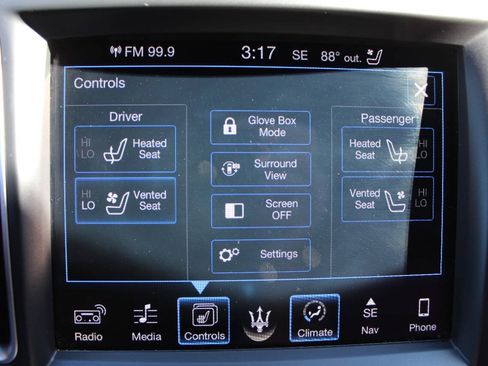 Used 2017 Maserati Levante S AWD/4WD image 13