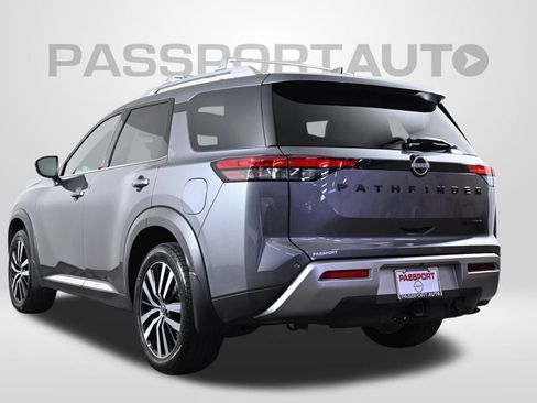 Certified 2024 Nissan Pathfinder Platinum w/ Black Appearance Package AWD/4WD image 6