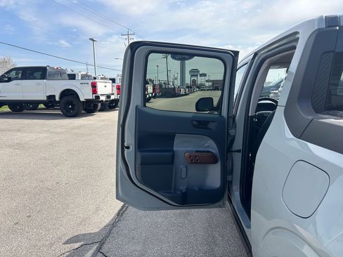 Used 2022 Ford Maverick Lariat w/ Lariat Luxury Package image 15