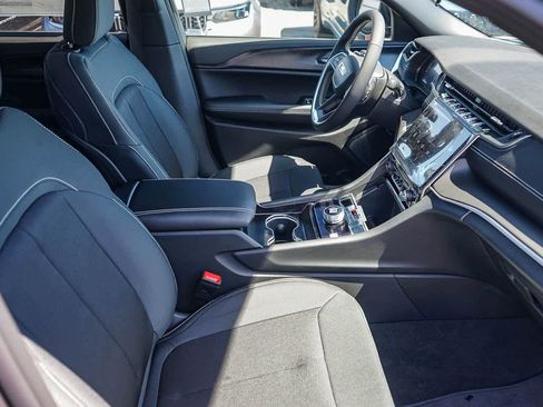 New 2026 Jeep Grand Cherokee Laredo image 14