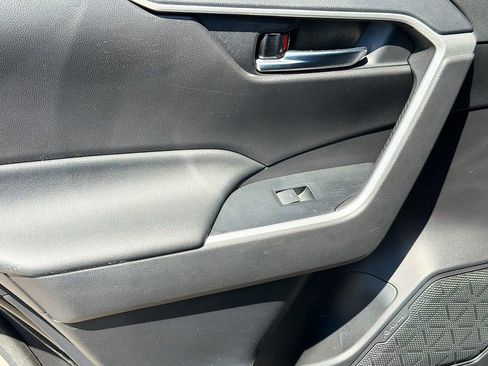 Used 2022 Toyota RAV4 XLE w/ Convenience Package image 26