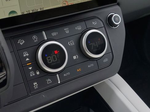 New 2026 Land Rover Defender 130 X-Dynamic SE AWD/4WD image 23