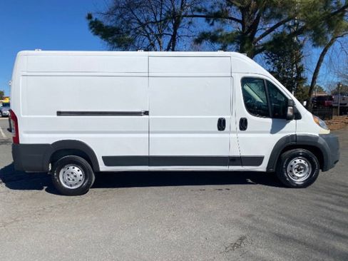 Used 2014 RAM ProMaster 2500 w/ Interior Convenience Group image 8