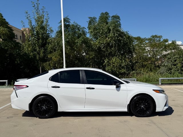 Used 2020 Toyota Camry SE FWD image 5