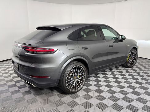 Certified 2022 Porsche Cayenne E-Hybrid Coupe AWD/4WD image 9