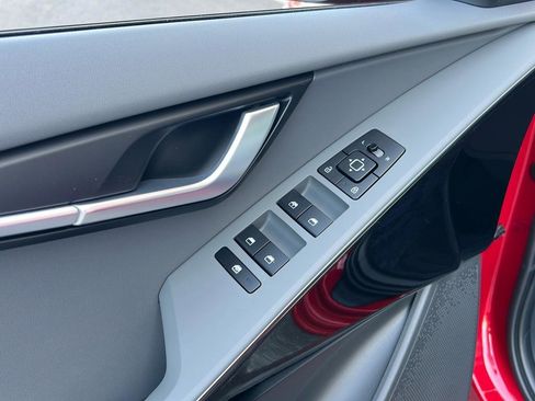 New 2025 Kia Niro EX image 17