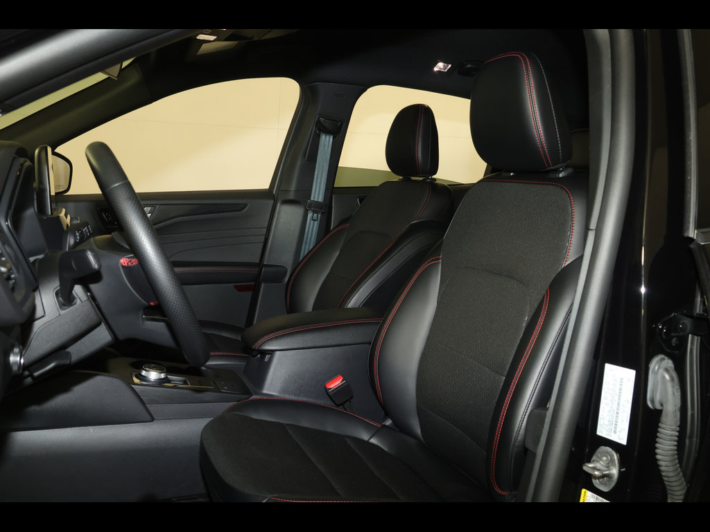 Used 2025 Ford Escape ST-Line AWD/4WD image 22
