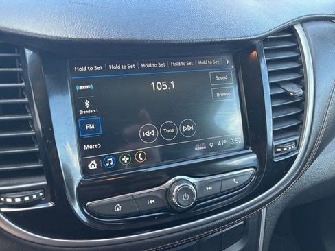 Used 2018 Chevrolet Trax LT w/ LT Convenience Package image 22