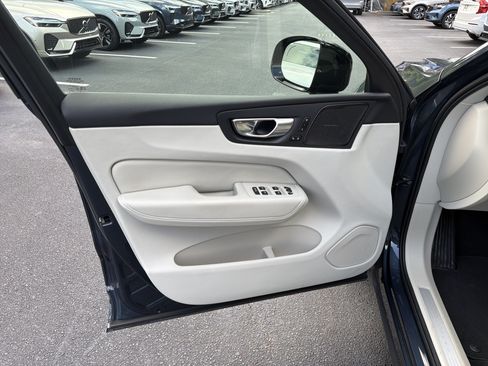 Certified 2024 Volvo XC60 B5 Plus AWD/4WD image 14
