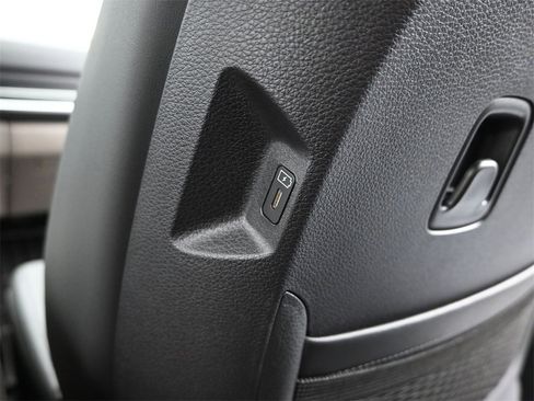 New 2026 Kia Carnival LXS image 15