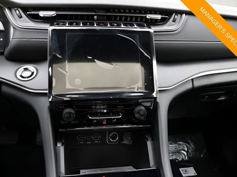 New 2025 Jeep Grand Cherokee L Laredo AWD/4WD image 23
