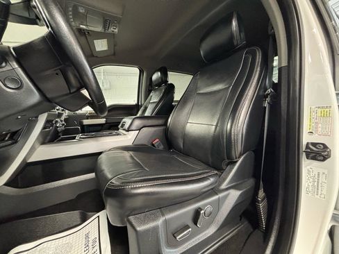 Used 2019 Ford F250 Lariat w/ Lariat Ultimate Package AWD/4WD image 28