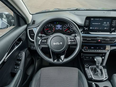 Used 2023 Kia Seltos S FWD image 23