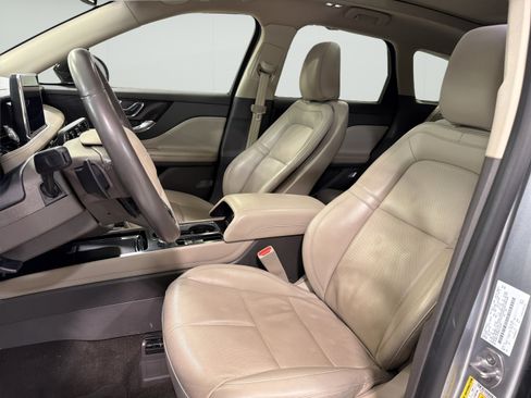 Used 2022 Lincoln Corsair FWD w/ Premium Package image 10