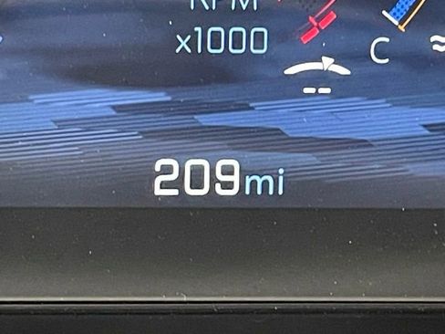 New 2026 Chevrolet Equinox LT w/ Convenience Package II AWD/4WD image 2