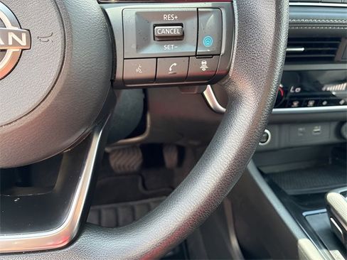 Used 2023 Nissan Rogue SV image 13