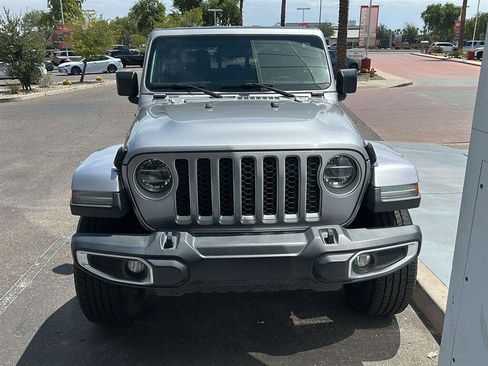 Used 2020 Jeep Gladiator Overland AWD/4WD image 3