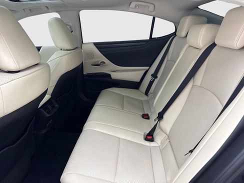 Used 2022 Lexus ES 300h w/ Premium Package FWD image 38