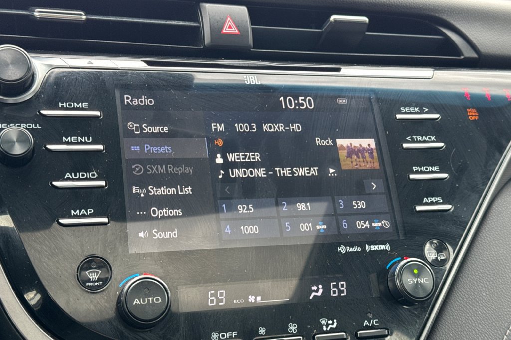 Used 2019 Toyota Camry XSE FWD image 22