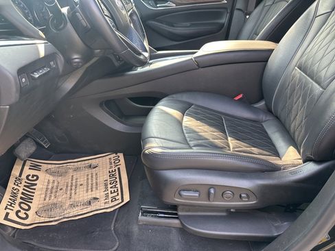 Used 2022 Buick Enclave Avenir w/ Avenir Technology Package image 25