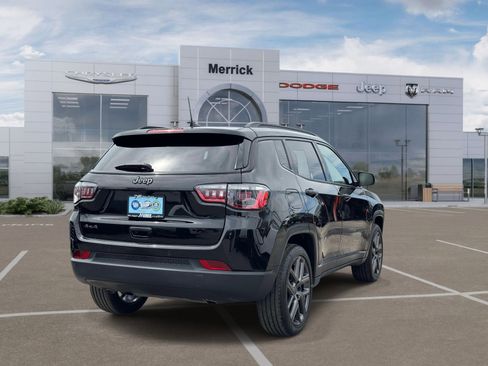 Used 2025 Jeep Compass Limited w/ Sun & Sound Group AWD/4WD image 6