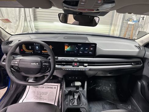 Used 2025 Kia K4 FWD image 18