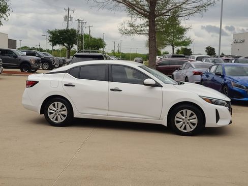 Certified 2025 Nissan Sentra S image 4