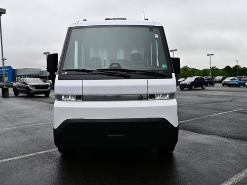 Used 2024 Chevrolet Brightdrop 400 w/ Commercial Equipment Package AWD/4WD image 3