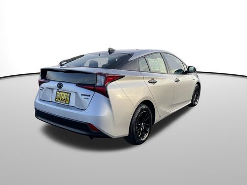 Certified 2022 Toyota Prius Nightshade image 3