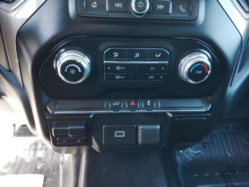 Used 2019 GMC Sierra 1500 4x4 Crew Cab w/ Convenience Package image 22