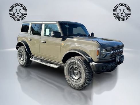 New 2025 Ford Bronco Badlands image 3