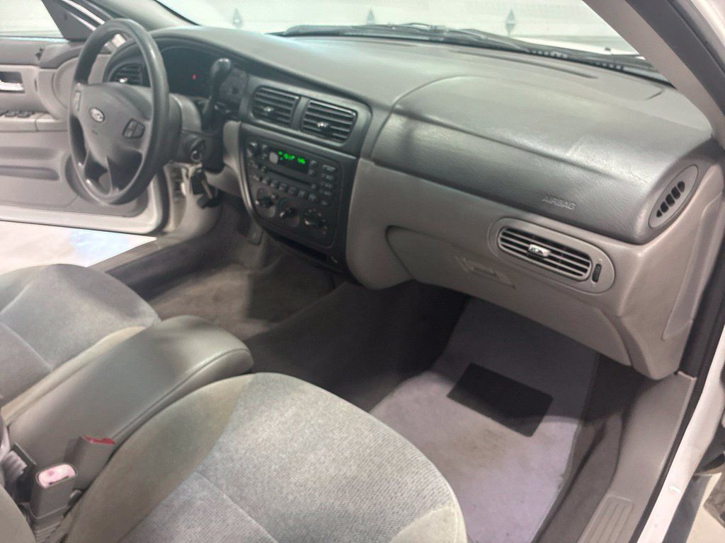 Used 2002 Ford Taurus SE FWD image 23