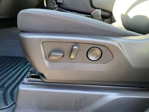 New 2026 GMC Sierra 1500 SLE image 11