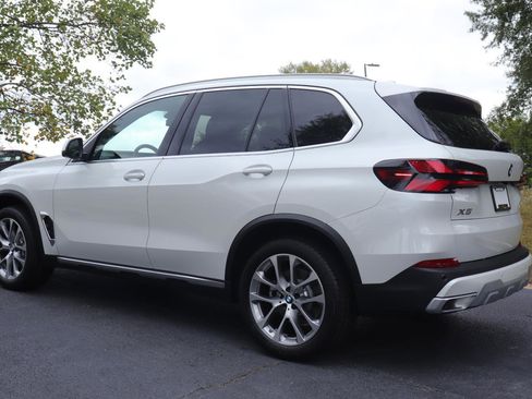 New 2026 BMW X5 sDrive40i w/ Premium Package image 6